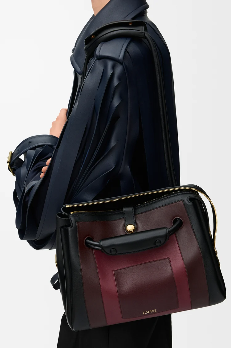 LOEWE マドリードバッグ（サプルカーフ） ブラック/バーガンディー