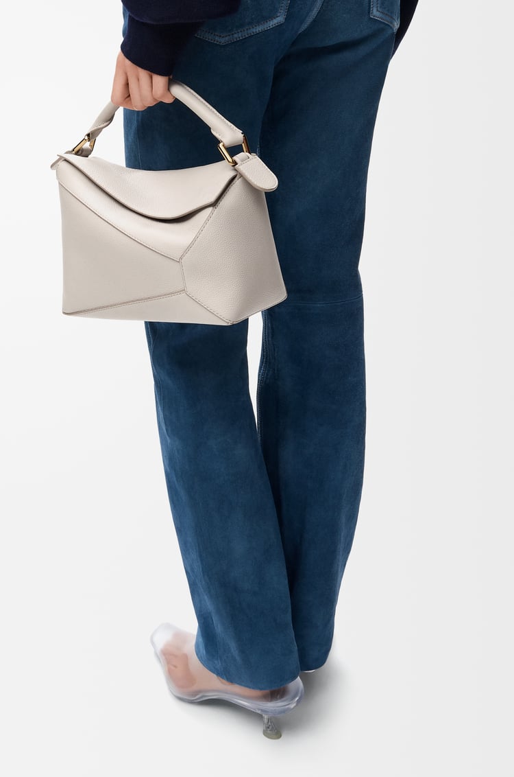 LOEWE パズルエッジ バッグ スモール（ソフトグレインカーフ） ライトゴースト