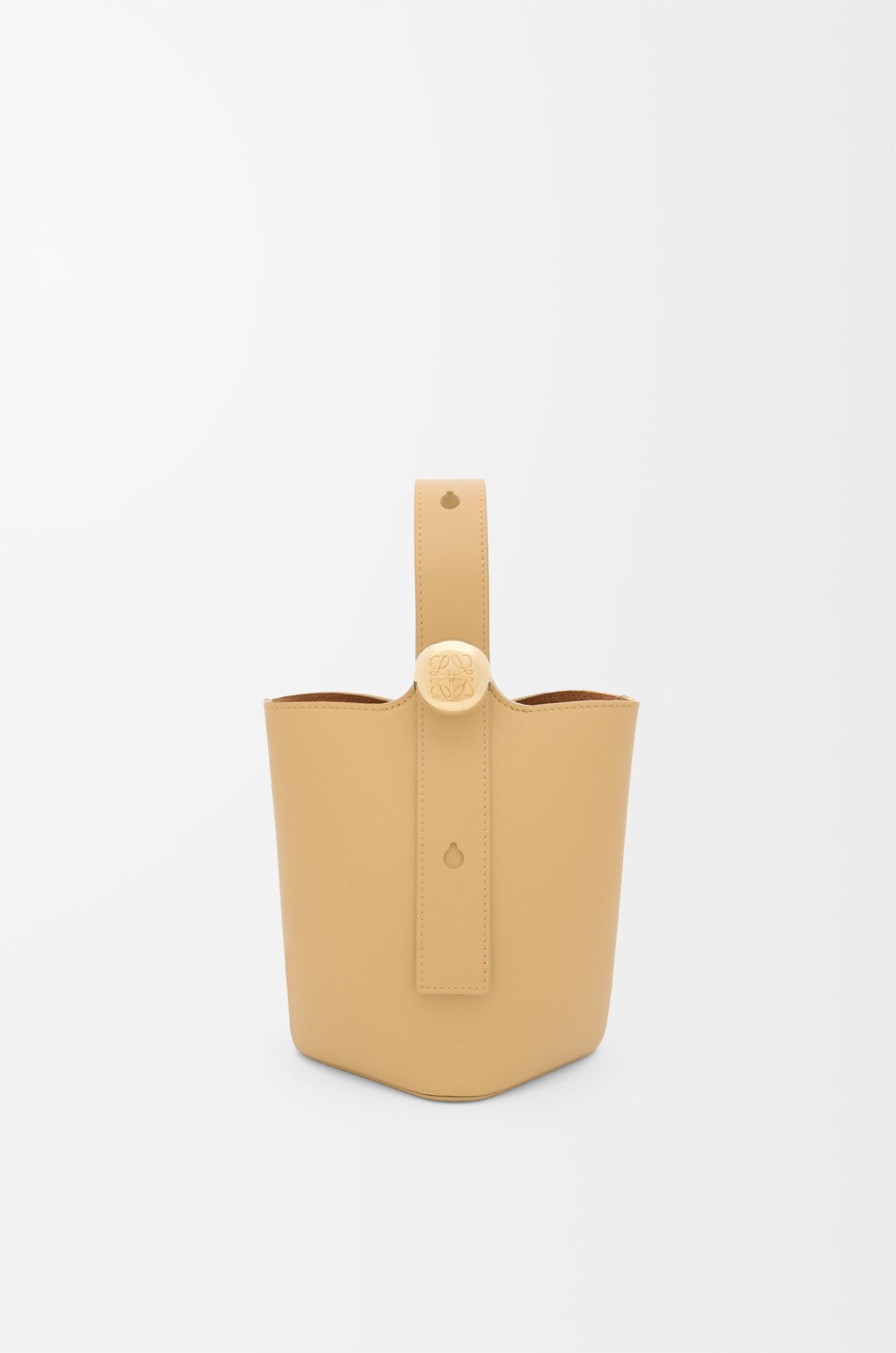 LOEWE 迷你平滑小牛皮 Pebble 水桶包 深奶油色