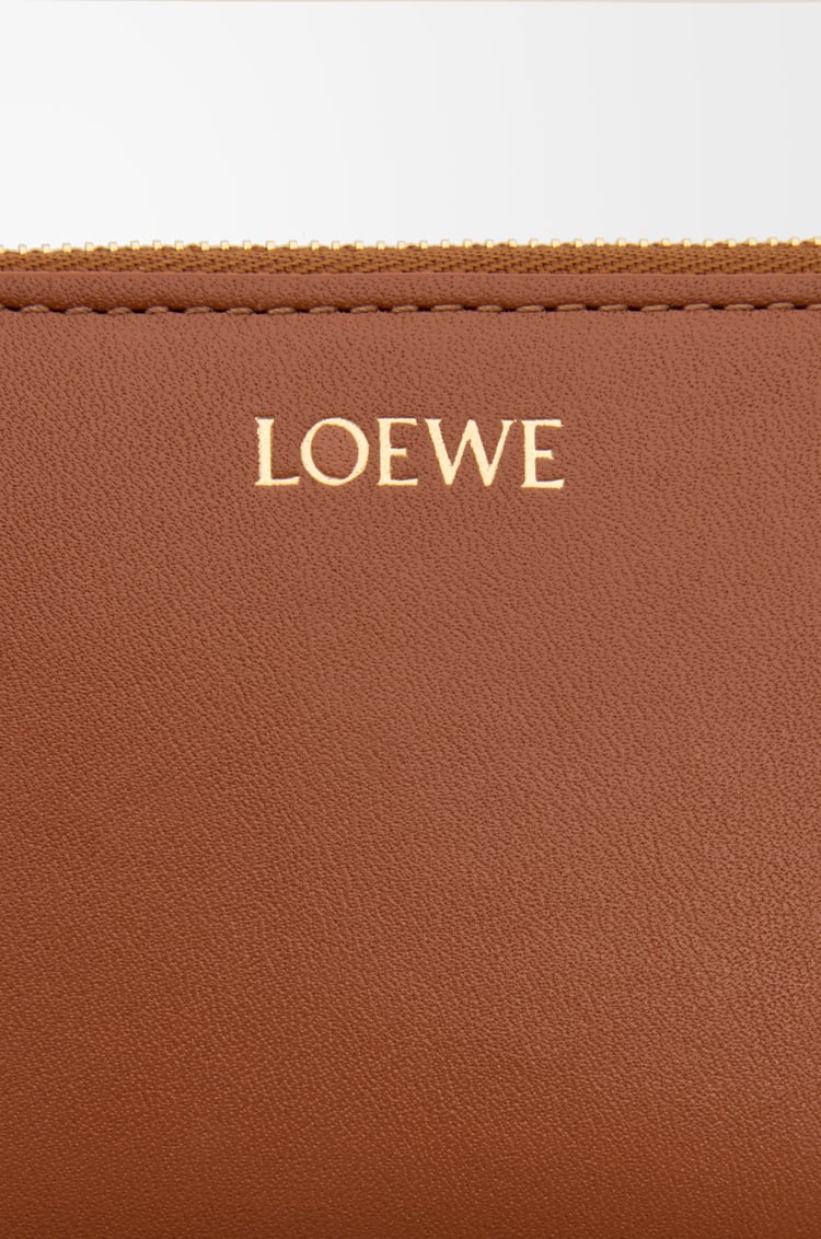 LOEWE Porte-monnaie zippé en cuir de veau nappa brillant Tan/Papaye