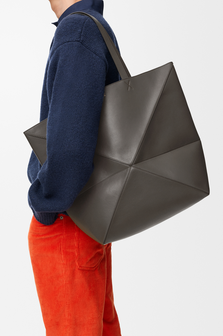 LOEWE パズルフォルド トート XL（シャイニーカーフ） ダークグレー