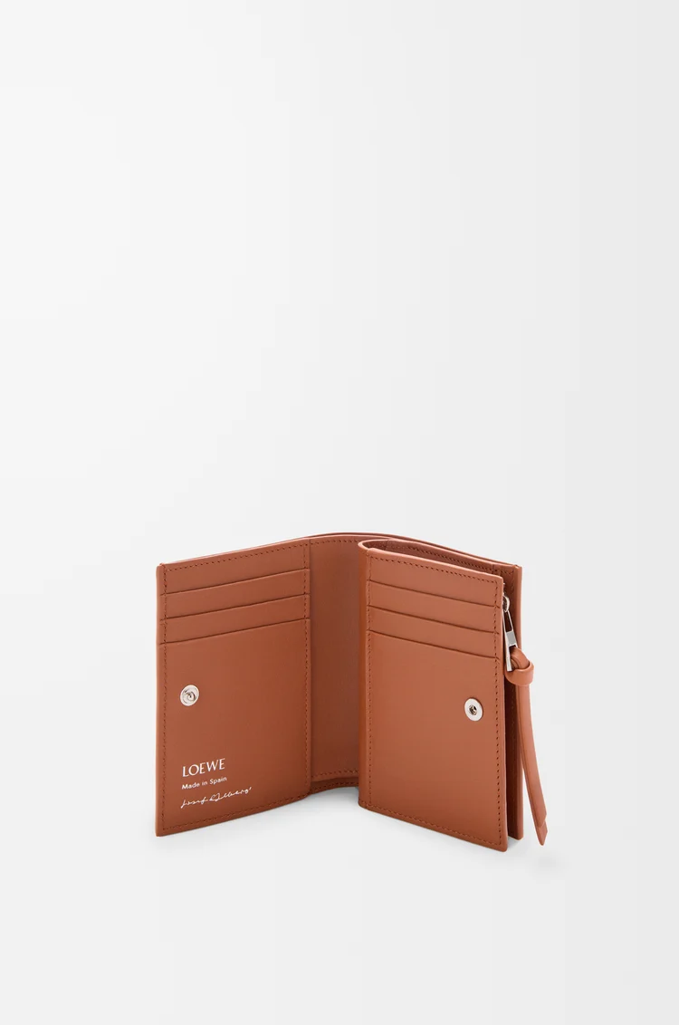 LOEWE 컴팩트 지갑 - 나파 카프스킨 캐러멜/브라이트 그린