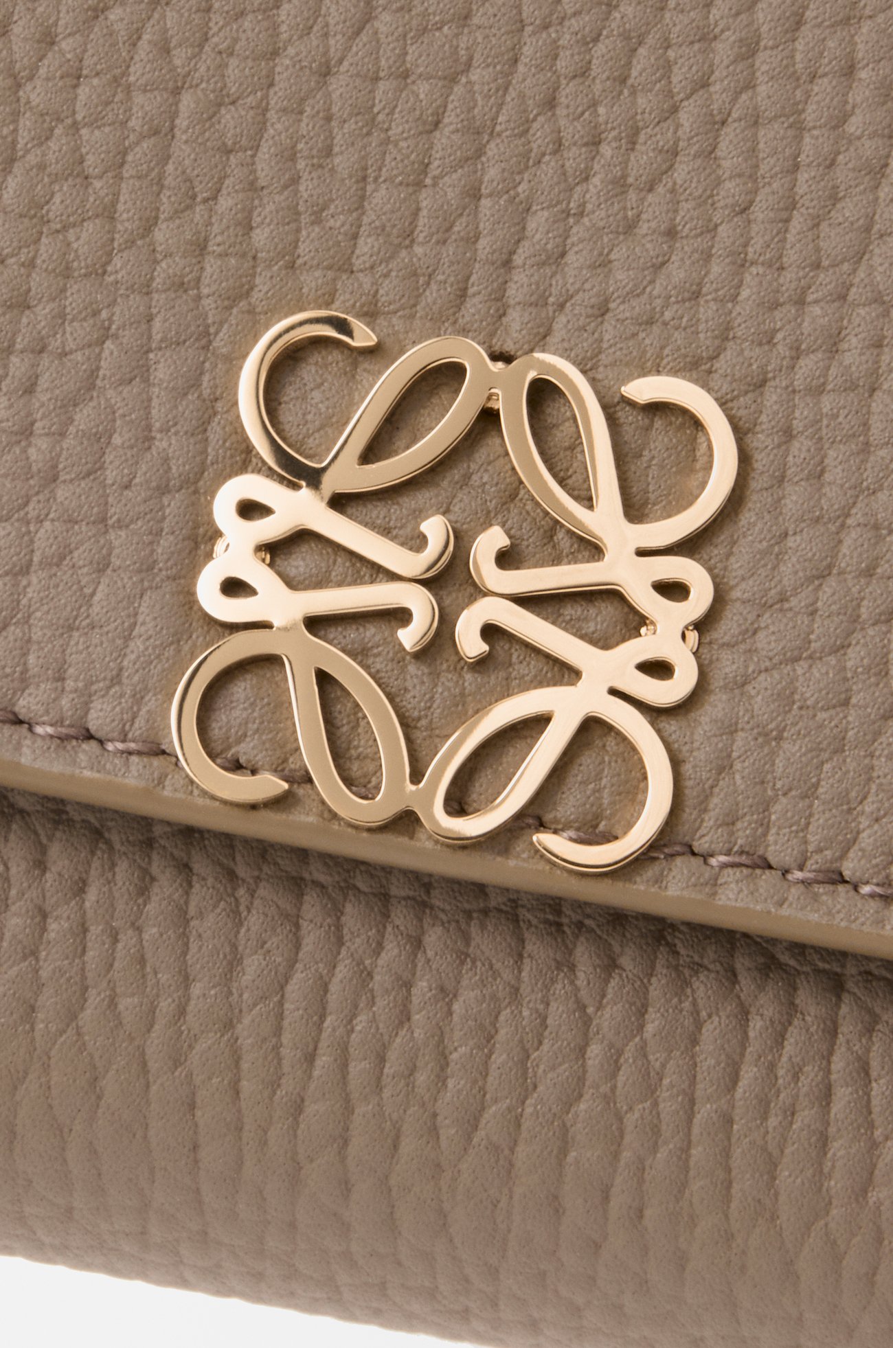 LOEWE Anagram small vertical wallet in pebble grained calfskin Taupe
