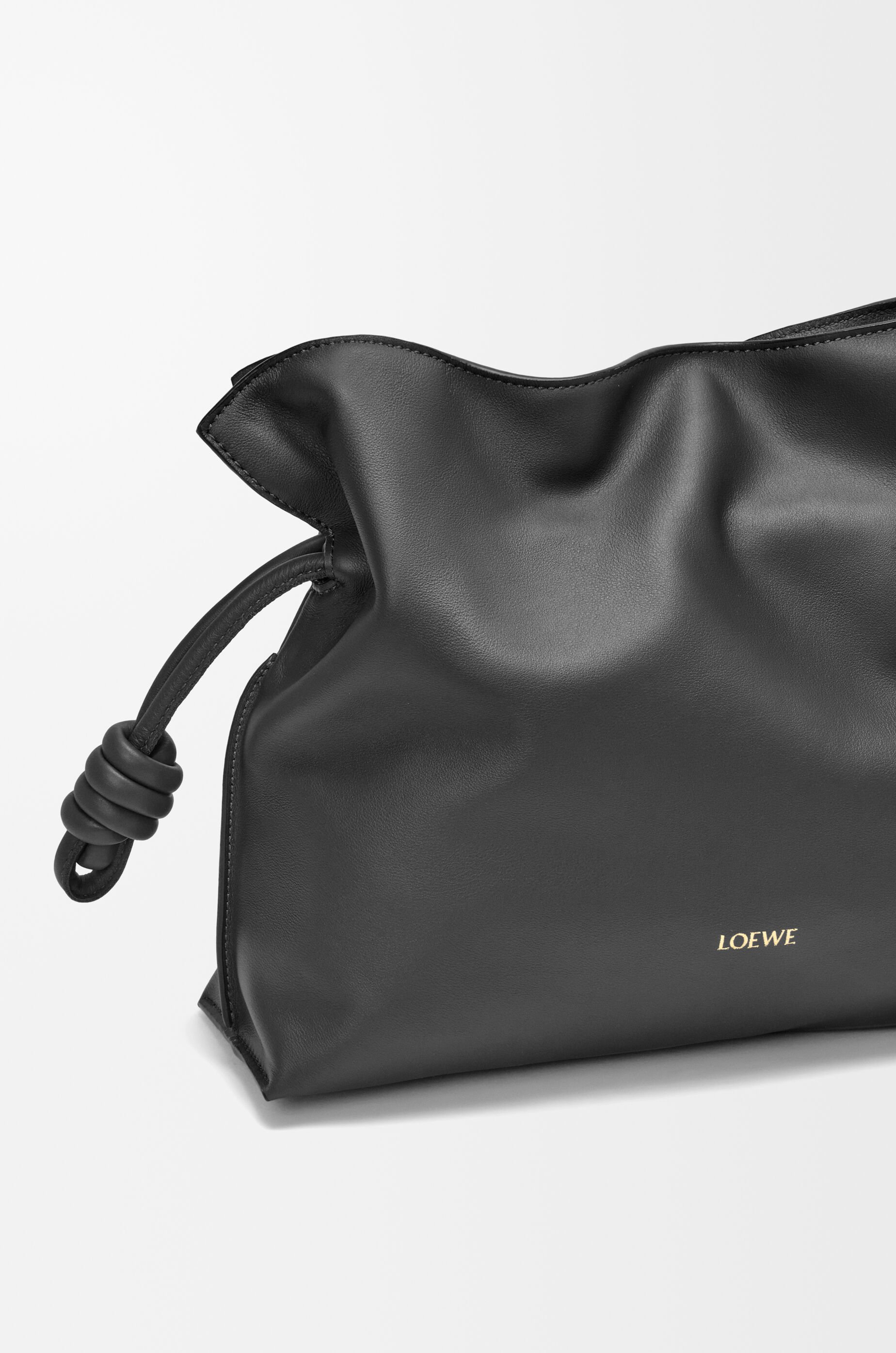 LOEWE 미디엄 플라멩코 클러치 - 나파 카프스킨 블랙