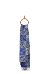 LOEWE チェッカーボード スカーフ（ウール＆カシミヤ） ブルー