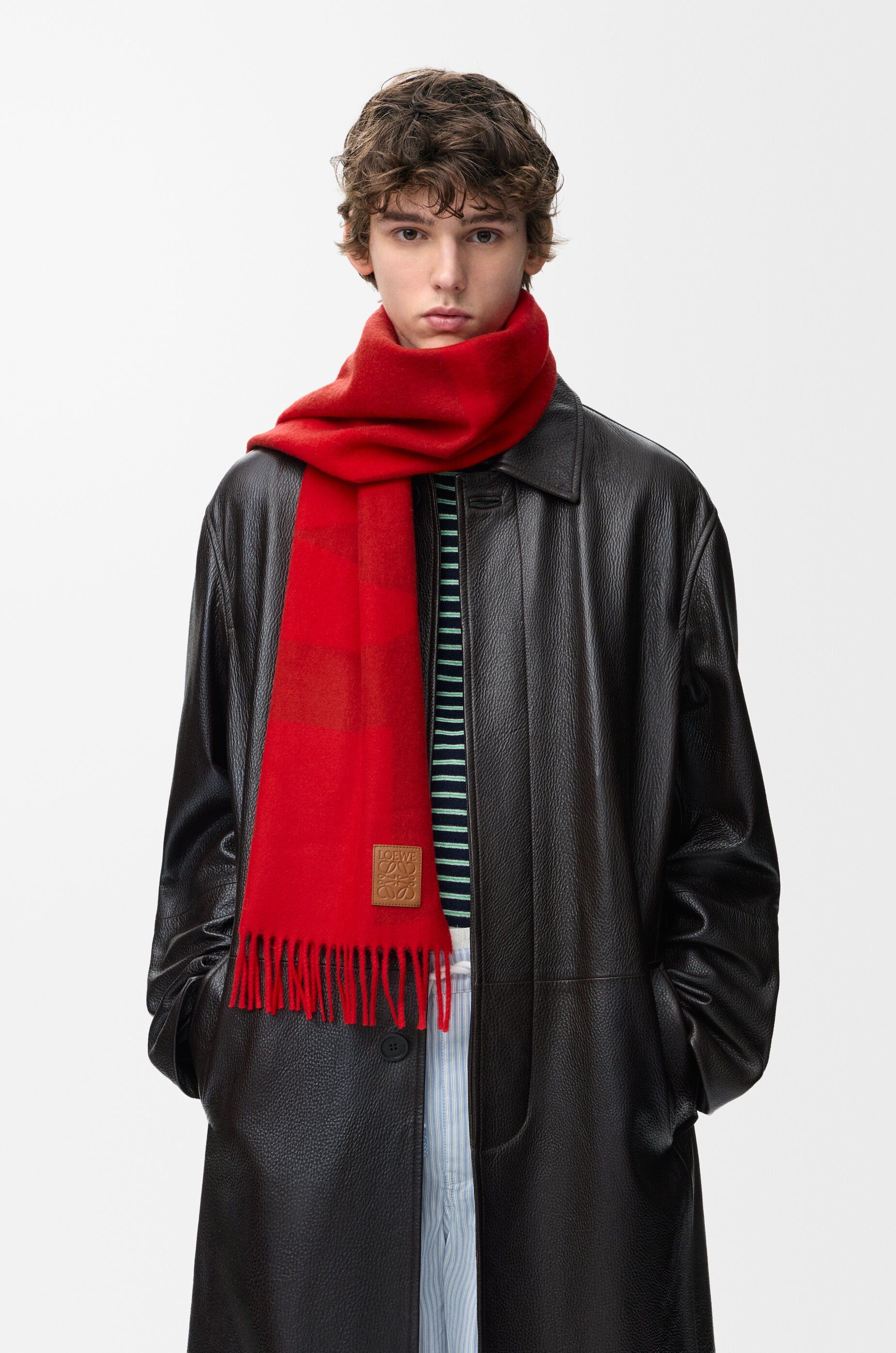 Scarf in cashmere Red - LOEWE USA Official Website