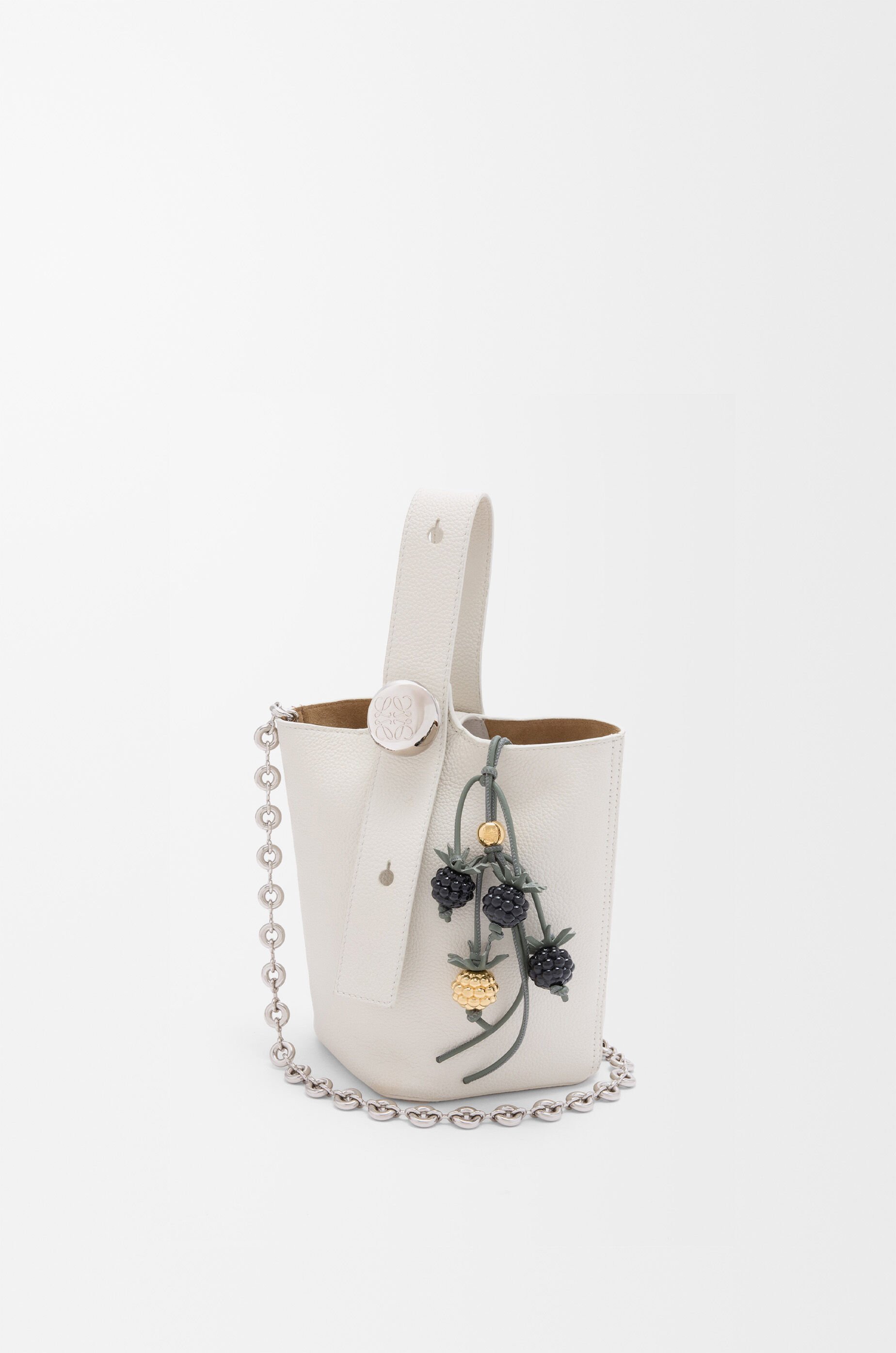 LOEWE ロエベ チャーム ベリー クラシックカーフ アナグラム ベリー チャーム（クラシックカーフ） ブラック - LOEWE