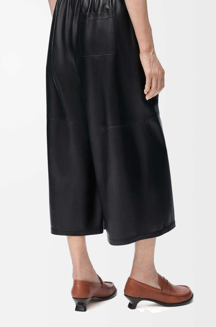 LOEWE Cropped trousers in nappa lambskin Black