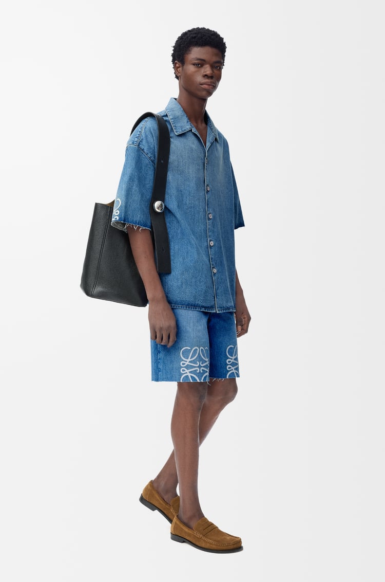 LOEWE Pantalón corto Anagram en denim Denim