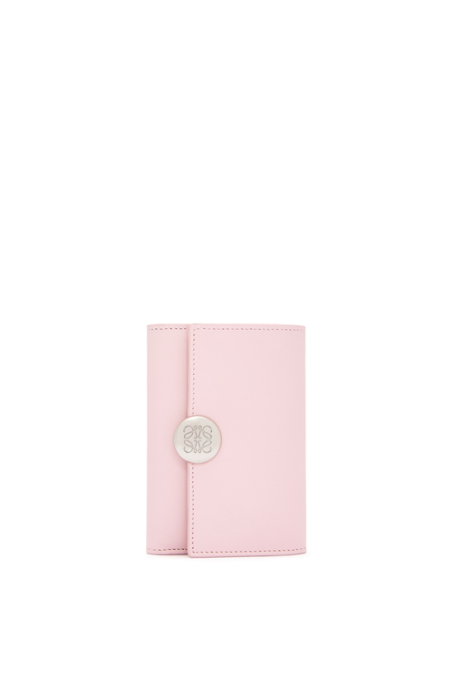 LOEWE ぺブル バーティカル ウォレット スモール（シャイニーナパカーフ） ブロッサム