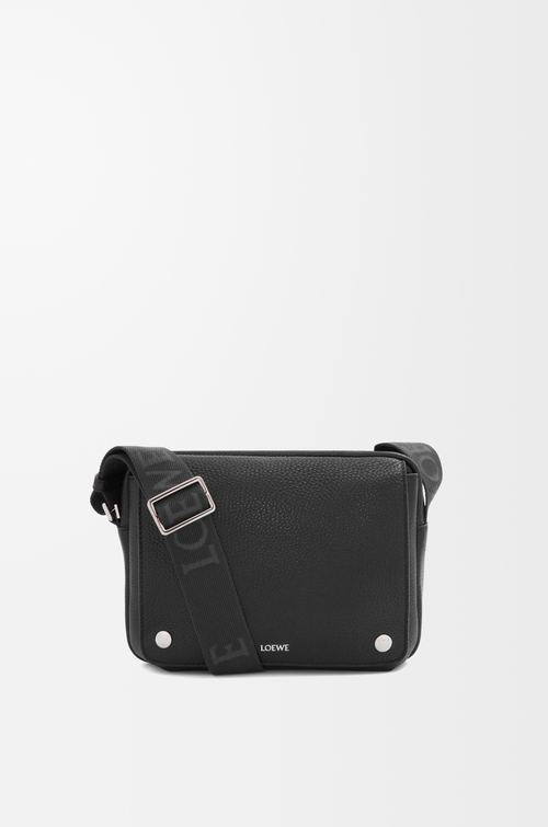 LOEWE 中号柔软粒面牛皮革 Pebble 邮差包 黑色