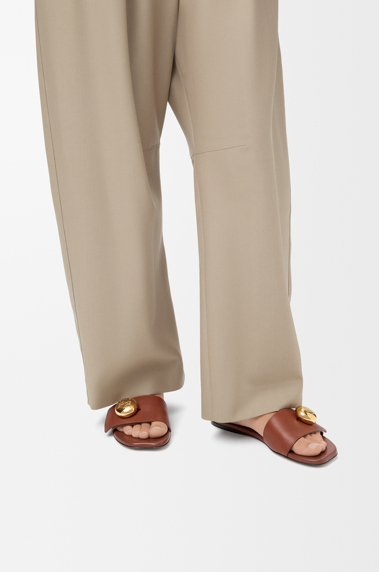 LOEWE Sandalia Pebble en piel de ternera Óxido