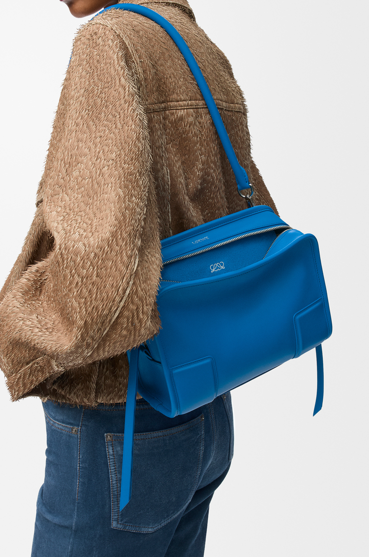 LOEWE アマソナ180 バッグ スモール（ソフトカーフ） ロイヤルアズール