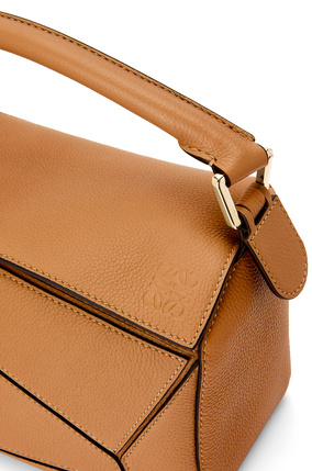 LOEWE Small Puzzle bag in soft grained calfskin Light Caramel plp_rd