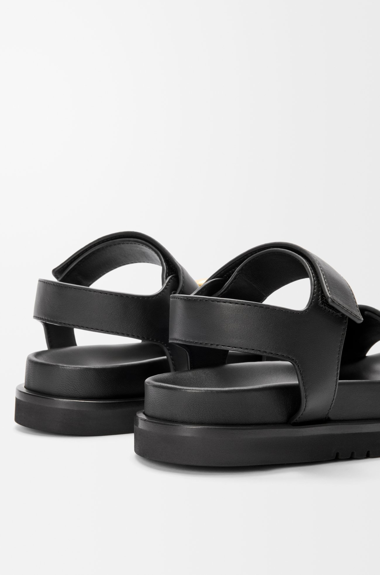 LOEWE Pebble fussbett sandal in soft calfskin Black