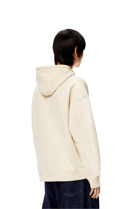 LOEWE Sudadera en algodón con capucha y parche de piel con Anagrama Blanco Roto plp_rd