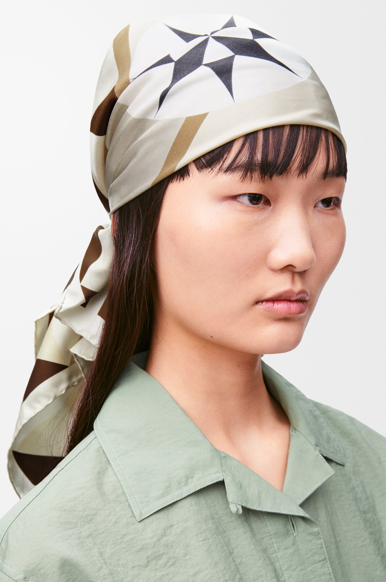 LOEWE 丝绸围巾 米黄色/多色