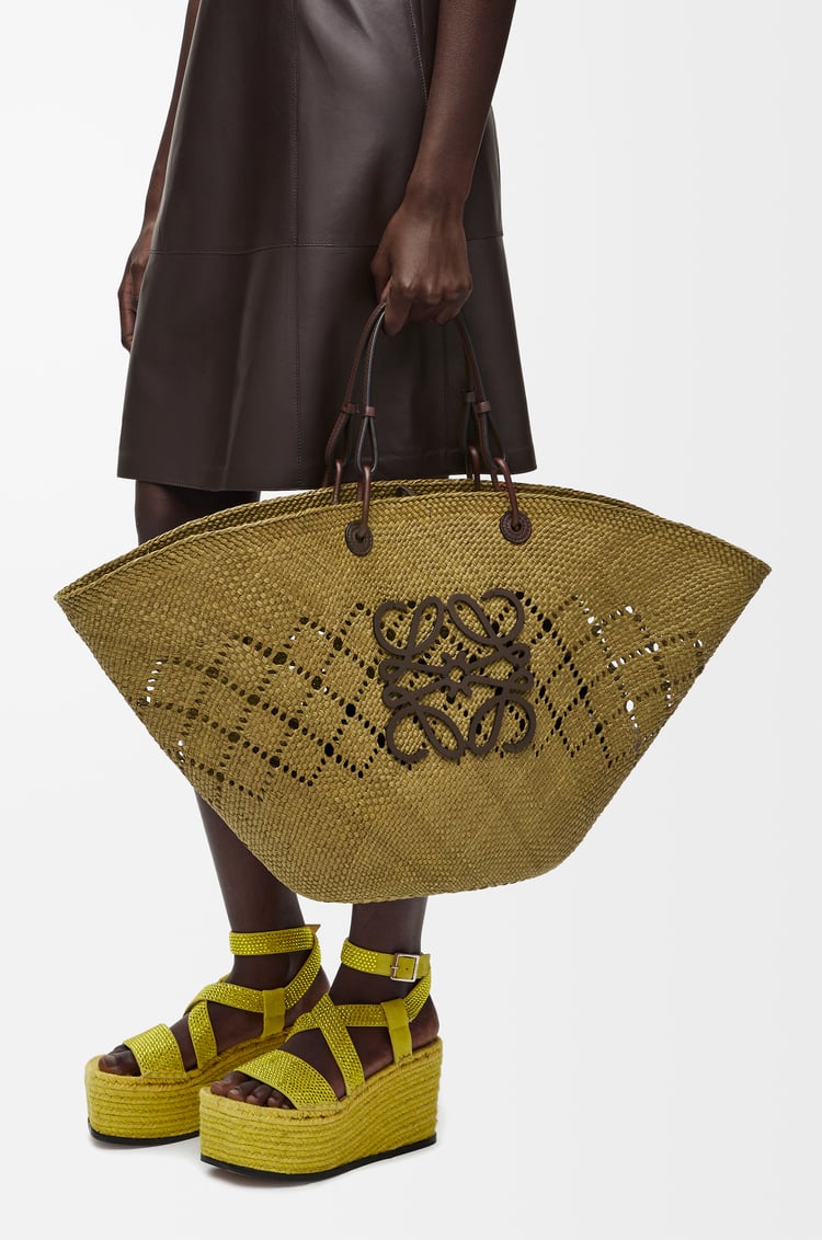 LOEWE Large Anagram Basket bag in iraca palm and calfskin Olive/Chestnut