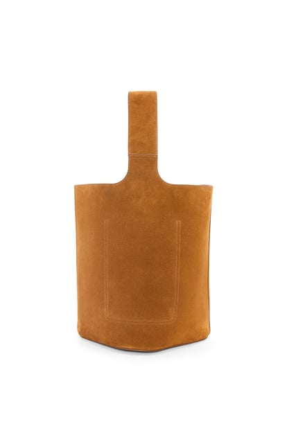 LOEWE Large Pebble bucket bag in suede calfskin Tobacco plp_rd