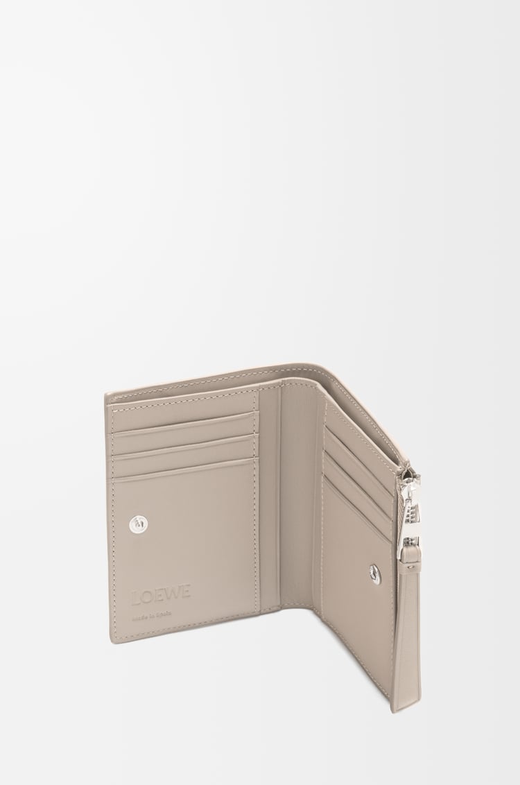 LOEWE パズル スリム コンパクト ウォレット（クラシックカーフ） コルダ
