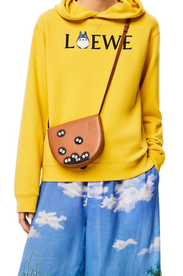 Loewe ra mắt bộ sưu tập capsule Loewe x My Neighbor Totoro Loewe ra mắt bộ sưu tập capsule Loewe x My Neighbor Totoro