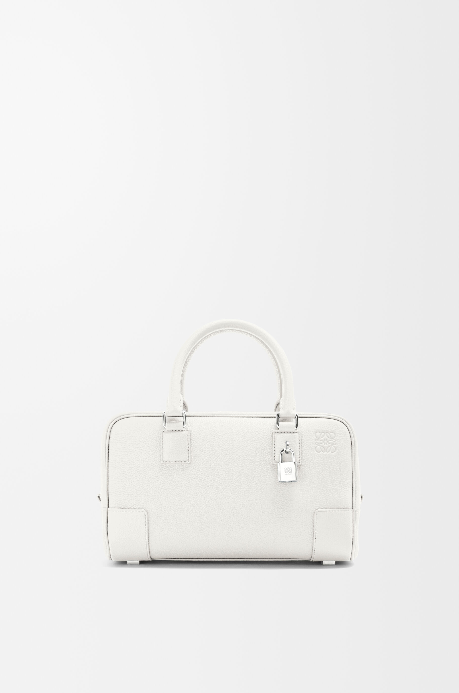 海外から輸入 アマソナ23 バッグ（ソフトグレインカーフ） ソフトホワイト - LOEWE ハンドバッグ