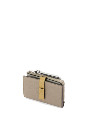 LOEWE Slim zip bifold wallet in soft grained calfskin Laurel Green/Ochre plp_rd