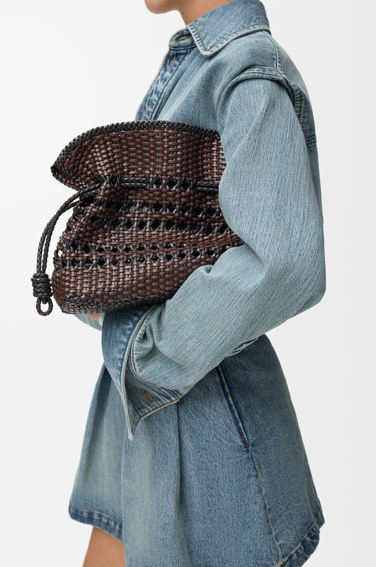 LOEWE 미디엄 플라멩코 클러치 - 우븐 나파 카프스킨 블랙/브라운