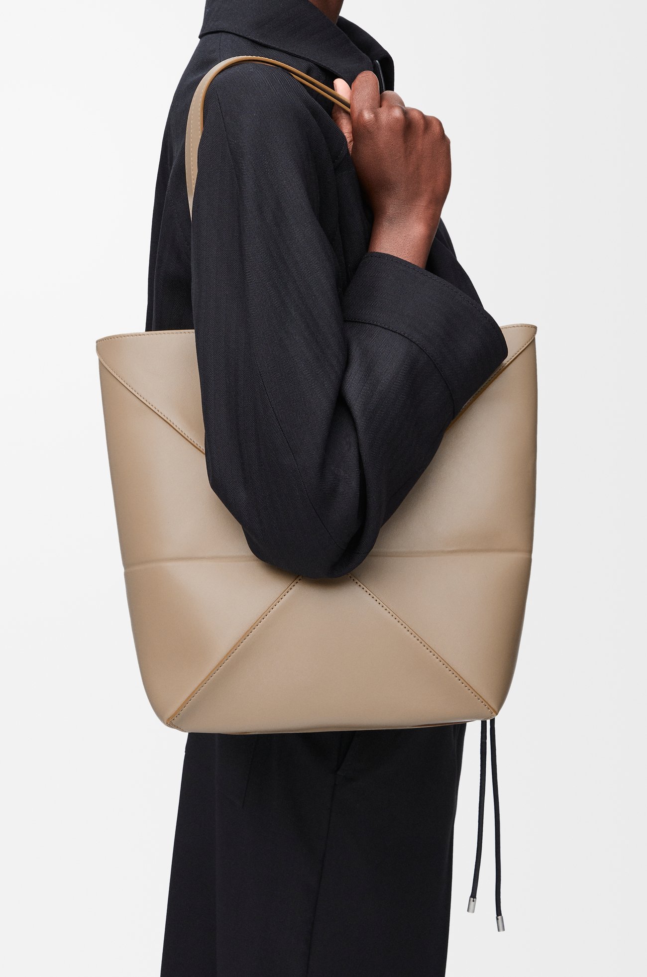 LOEWE パズルフォルド トート （シャイニーカーフ） サンド