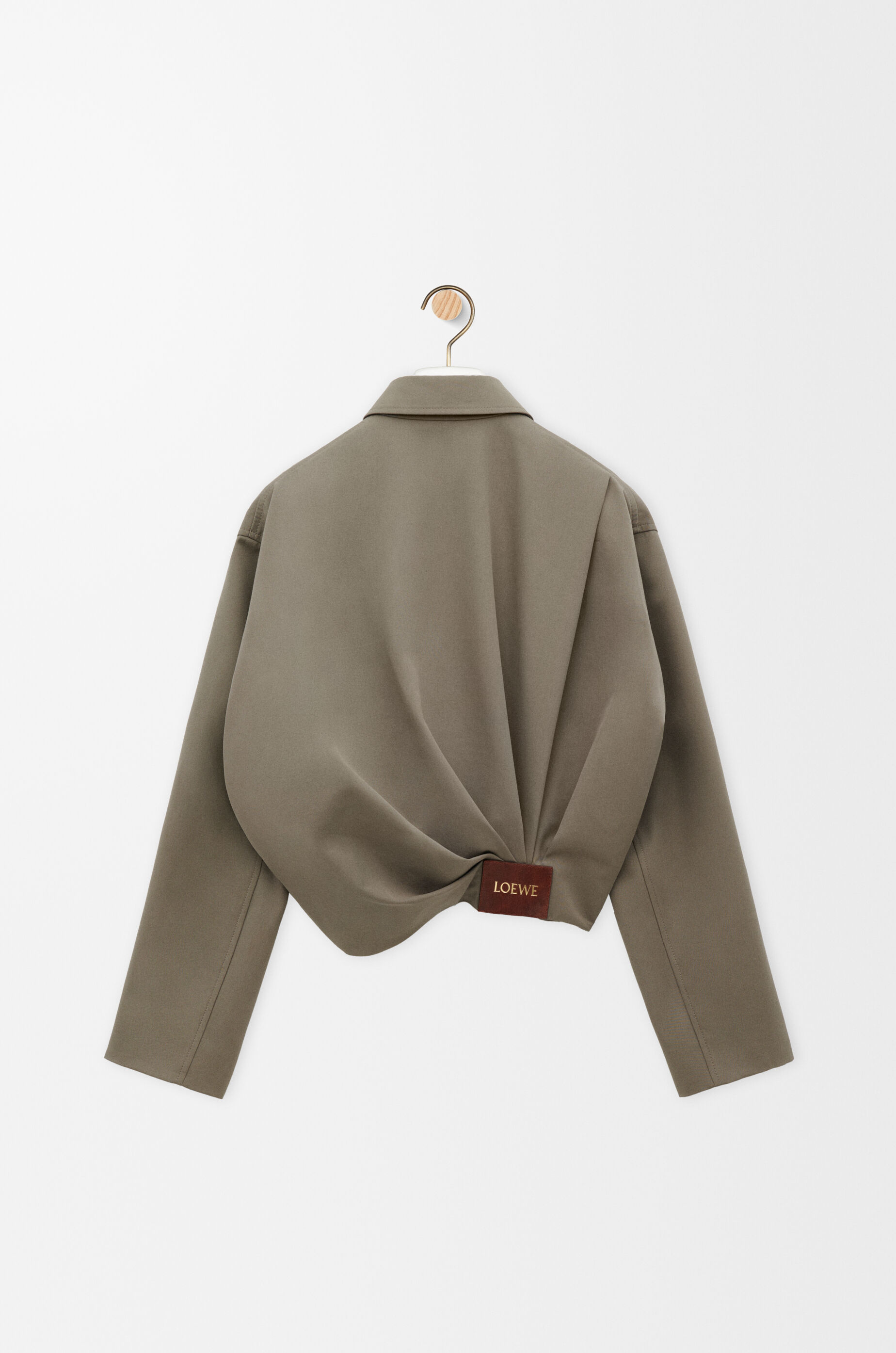 LOEWE スペイン製 高貴なハイネック高級シルクカットソー