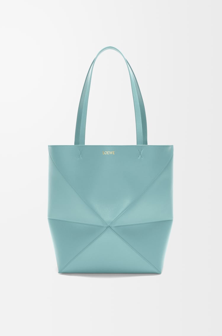 LOEWE Bolso Puzzle Fold tote mediano en piel de ternera Agua