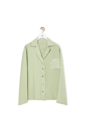 LOEWE Blusa Anagram tipo pijama en seda Verde Palido