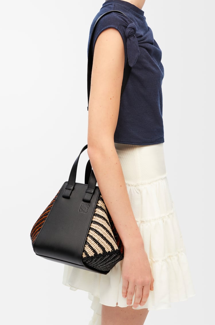 LOEWE Compact Hammock bag in raffia and calfskin Black/Natural