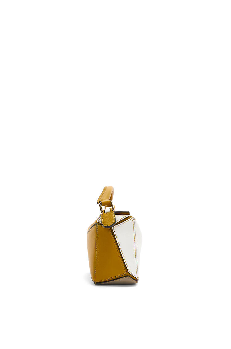 LOEWE Mini Puzzle bag in classic calfskin Ochre/Soft White pdp_rd