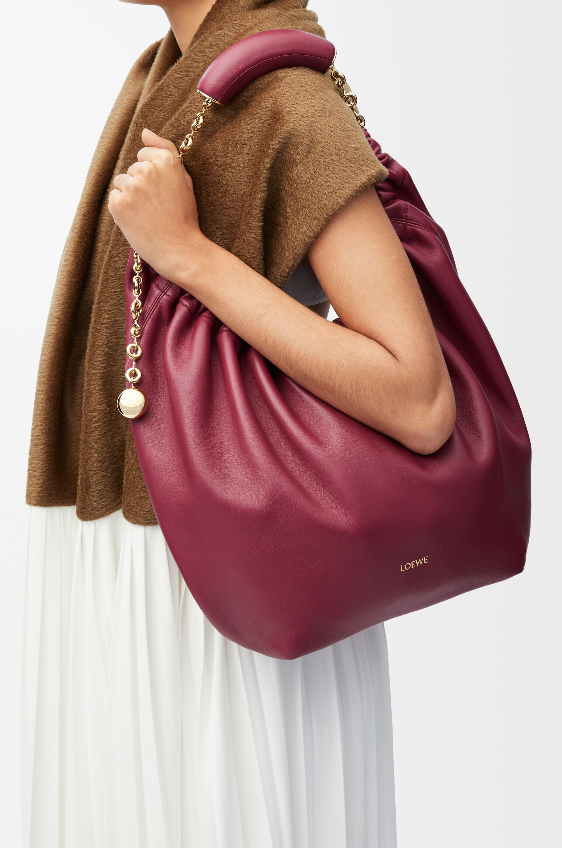 Medium Squeeze bag in mellow nappa lambskin Red - LOEWE