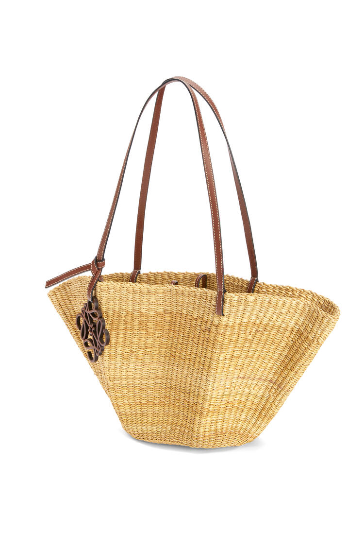 LOEWE Small Shell Basket bag in elephant grass and calfskin Natural/Pecan pdp_rd