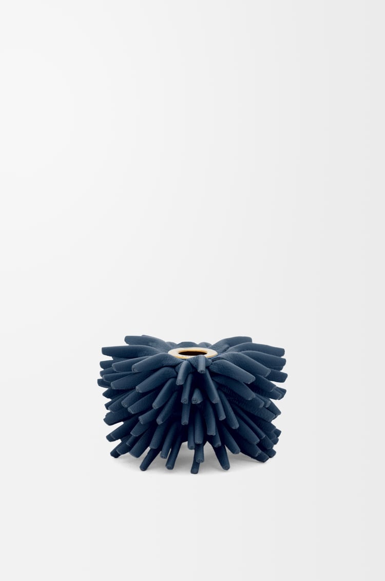 LOEWE 小牛皮小型花朵掛飾 海洋藍