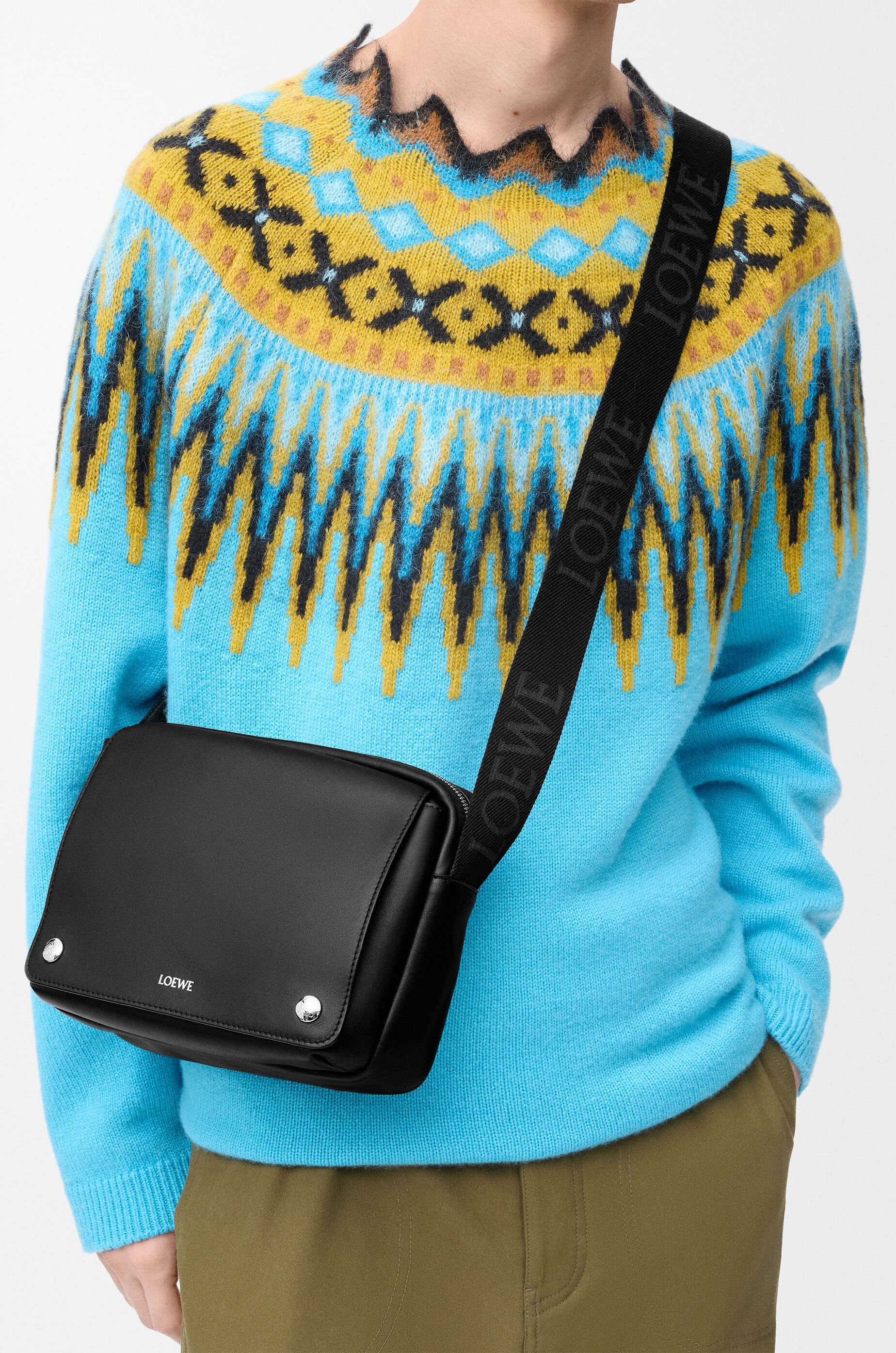 LOEWE　メッセンジャーバッグ ペブル メッセンジャーバッグ ミディアム（スムースカーフ