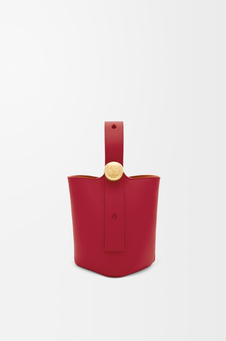 LOEWE 迷你光滑牛皮革 Pebble Bucket 水桶手袋 焦糖红