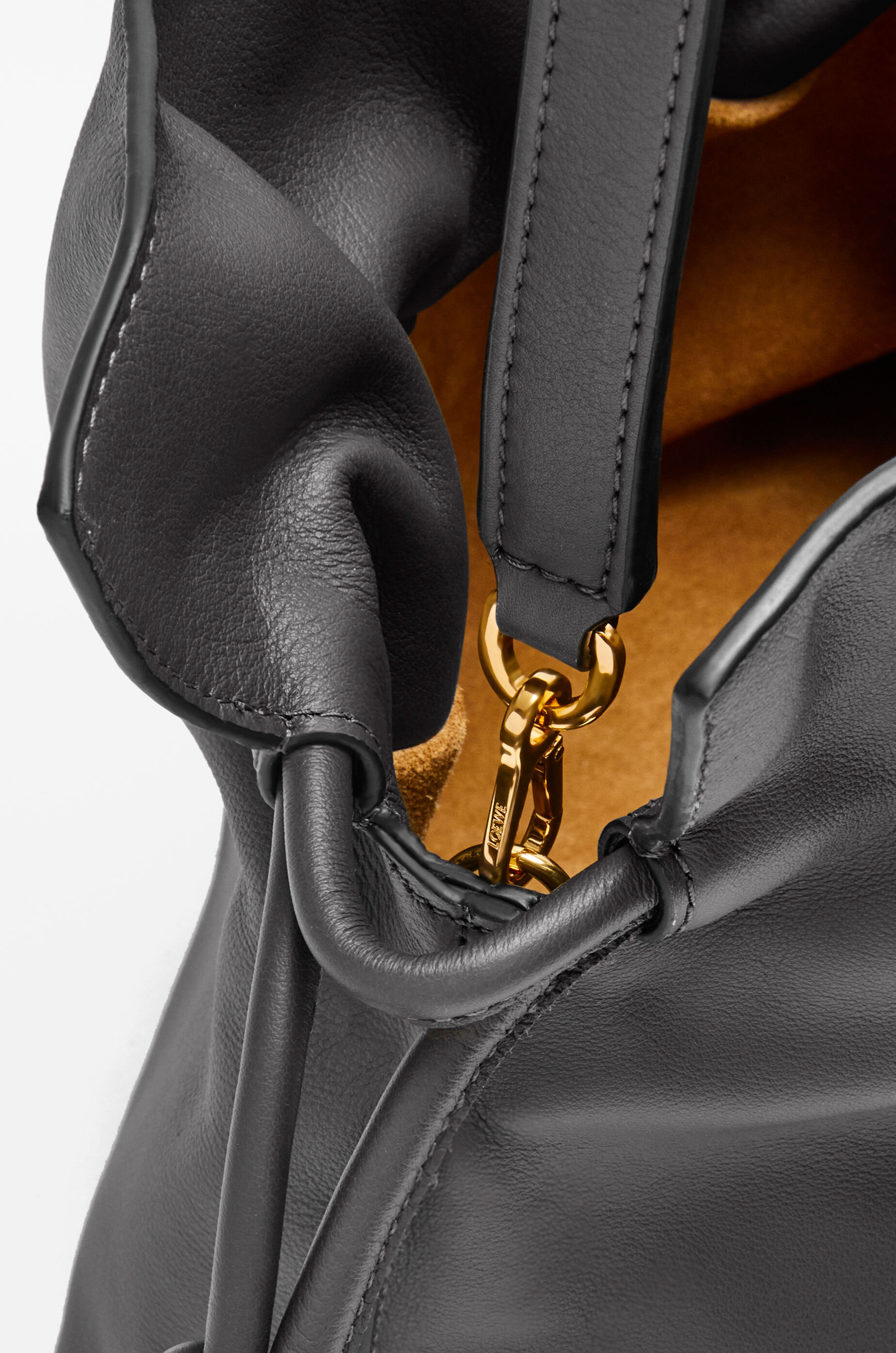 LOEWE 미디엄 플라멩코 클러치 - 나파 카프스킨 블랙