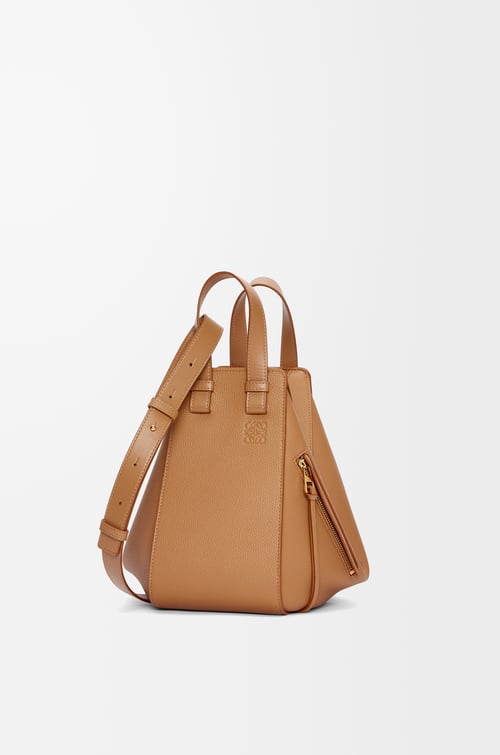 LOEWE Small Hammock bag in soft grained calfskin Toffee plp_rd