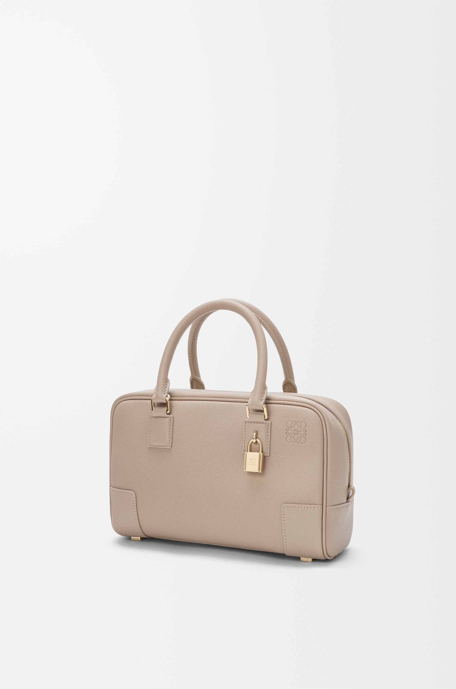 mana★ ロエベ  アマソナ23 ♡人気 LOEWE(ロエベ)の人気バッグ「AMAZONA(アマソナ)」を徹底レビュー