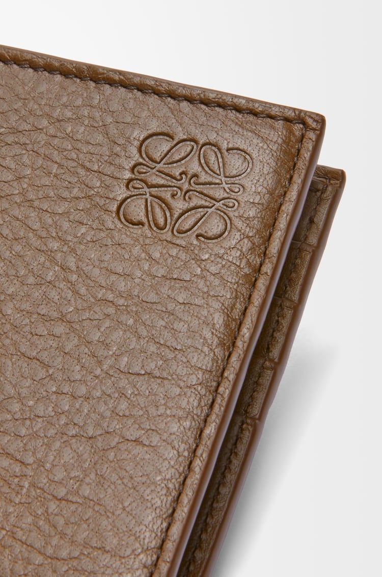 LOEWE Cartera con dos pliegues en piel de ciervo Tundra