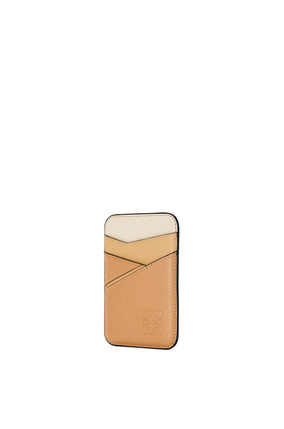 LOEWE Puzzle magnet cardholder in classic calfskin Dune/Warm Desert plp_rd