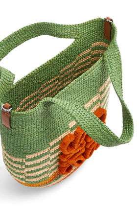LOEWE Bolso Slit mini en rafia con estampado de arcoíris y piel de ternera Verde/Naranja plp_rd
