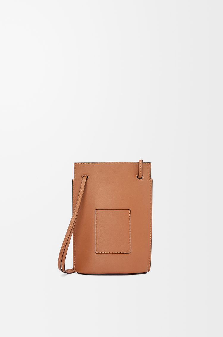 LOEWE 经典牛皮革骰子小袋 棕褐色