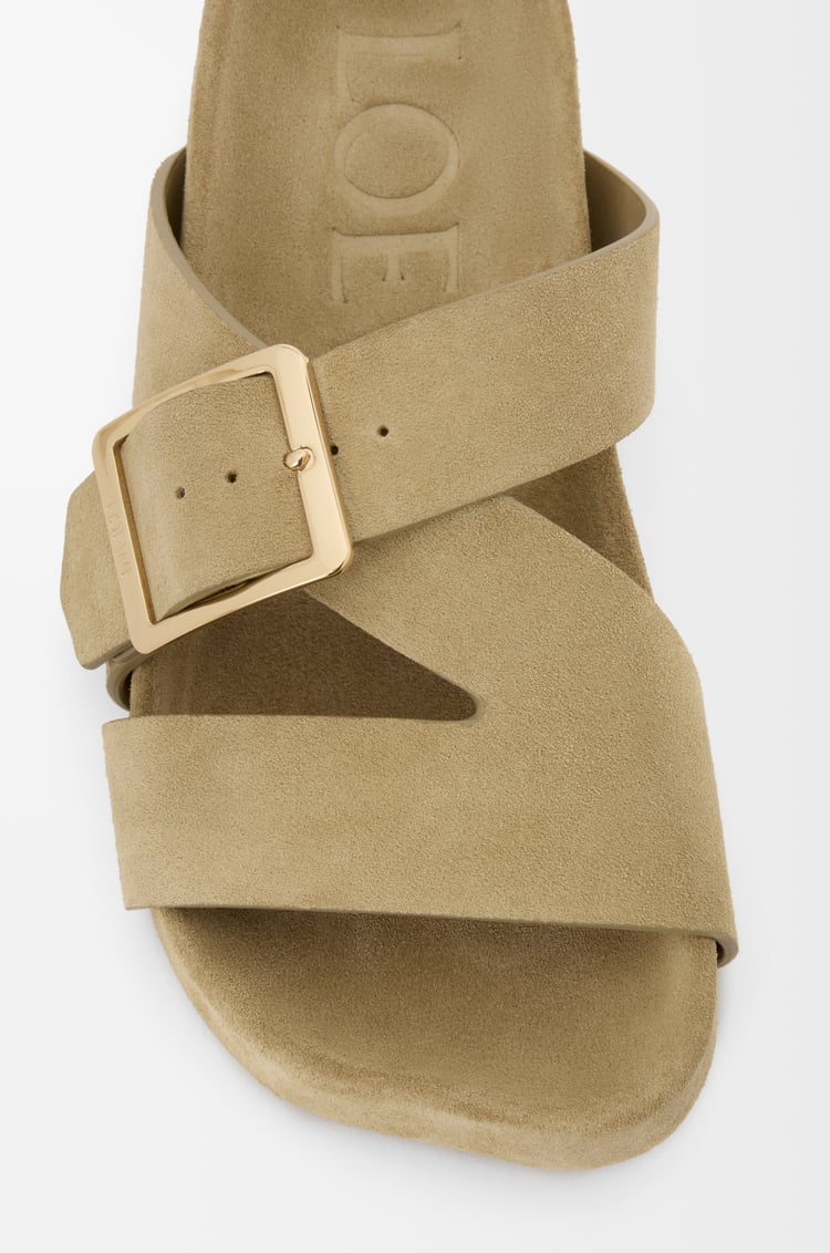 LOEWE Ease Buckle 麂皮涼鞋 撒哈拉色