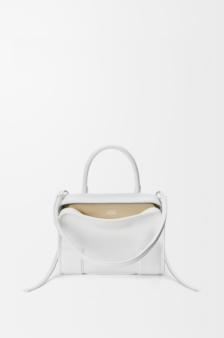 LOEWE アマソナ180 バッグ スモール（ソフトカーフ） ホワイト