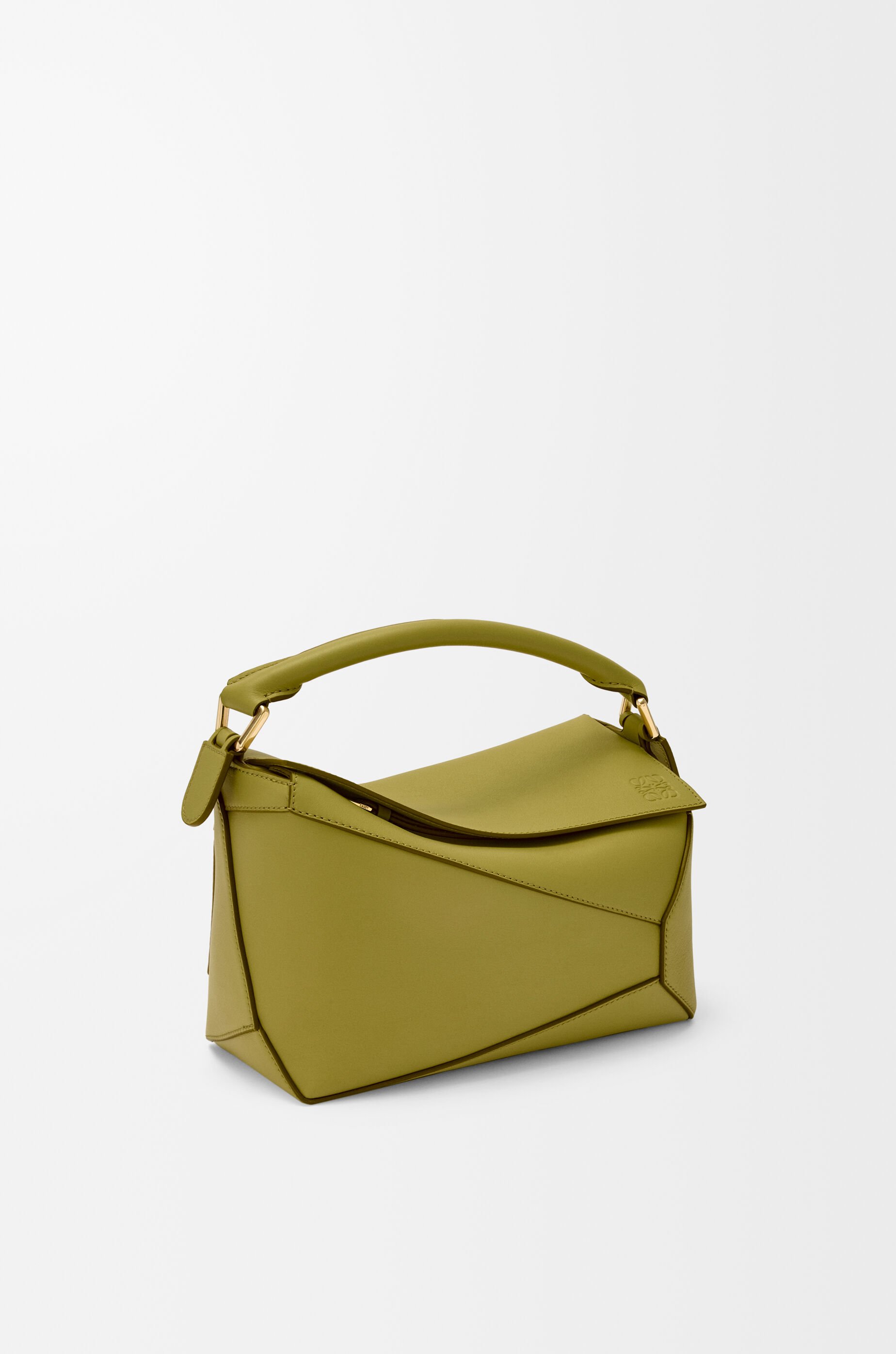 【関税&送料込】Loewe Small Puzzle Edge Bag Small Puzzle Edge bag in classic calfskin Green - LOEWE