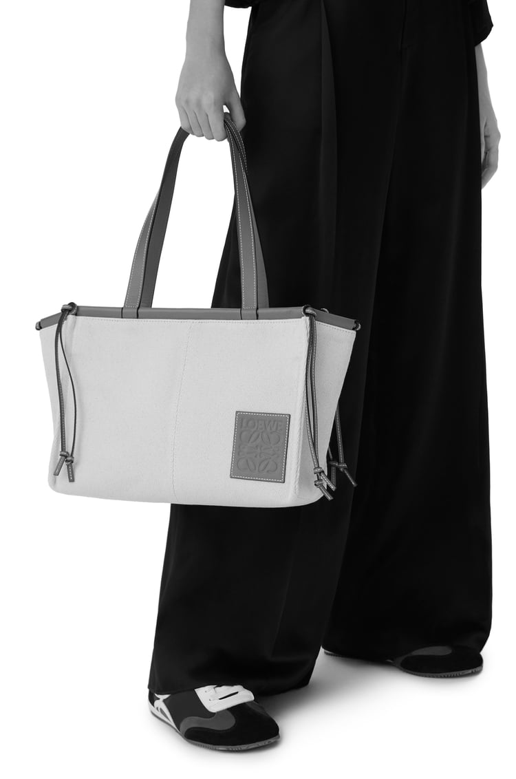 LOEWE クッショントート スモール（キャンバス＆カーフ） アクア